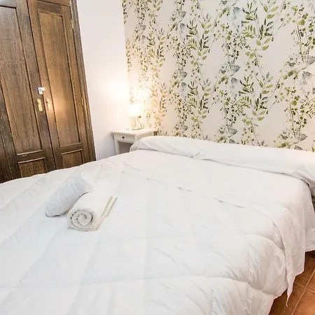 Tuguest Plaza Nueva Apartment